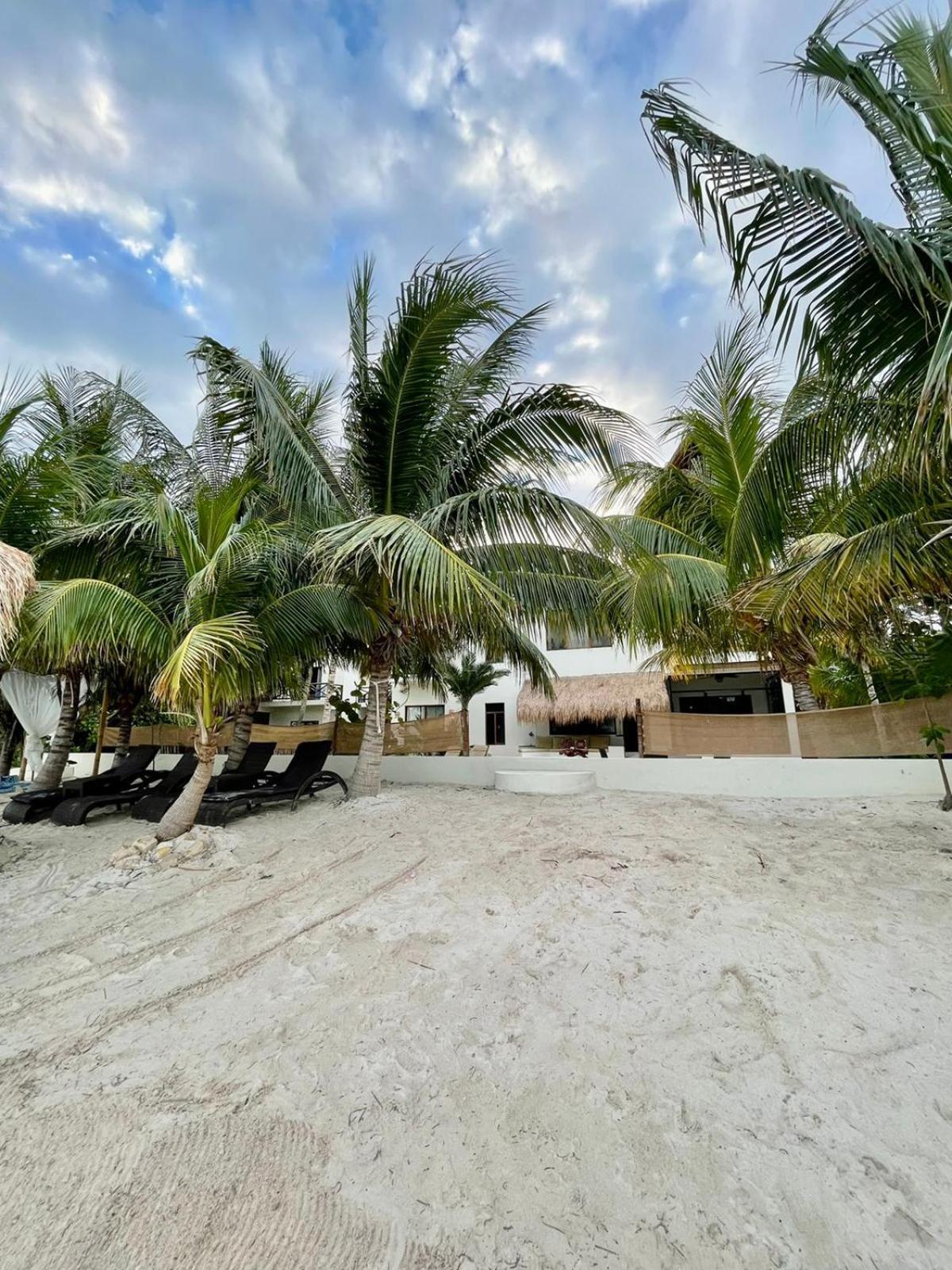 La Puerta Azul Beachfront - Adults Only Hotel Isla Holbox Exterior photo