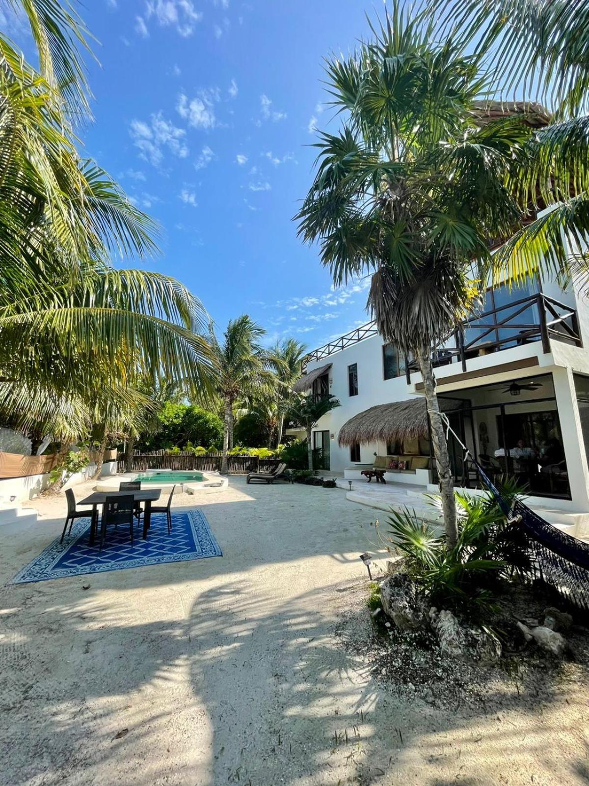 La Puerta Azul Beachfront - Adults Only Hotel Isla Holbox Exterior photo