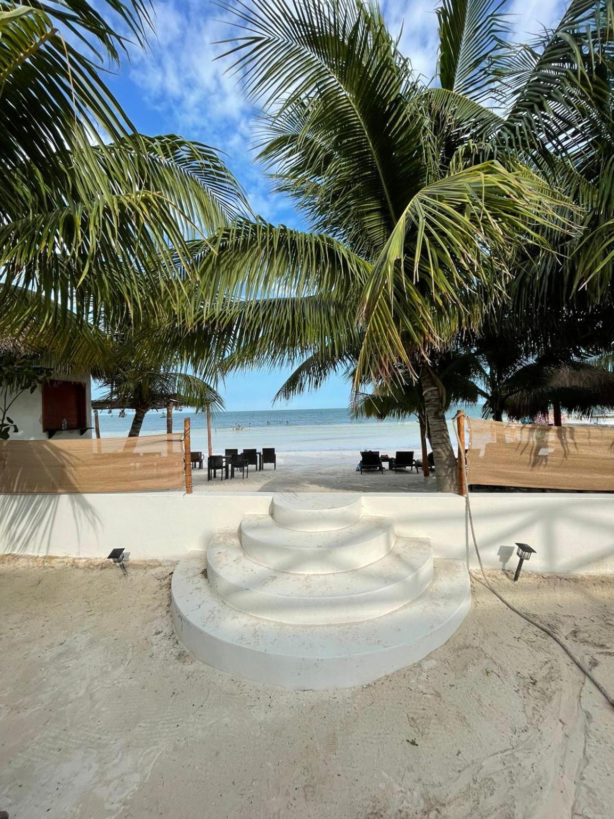 La Puerta Azul Beachfront - Adults Only Hotel Isla Holbox Exterior photo